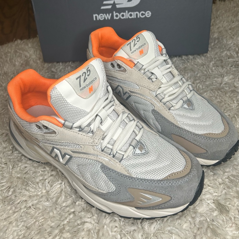 New Balance 725
